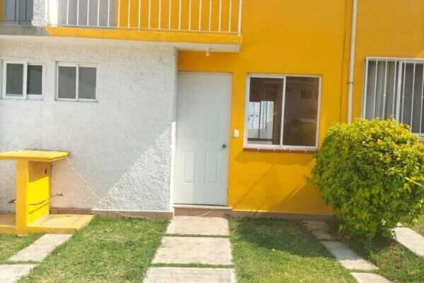 Casa en venta en Vista Real Ahuatepec, Cuernavaca · 2 recámaras · $1,350,000