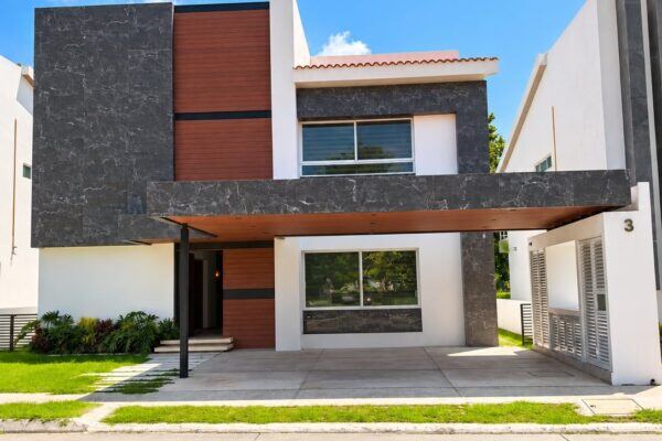 Casa fachada cálida en Paraíso Country Club, Emiliano Zapata