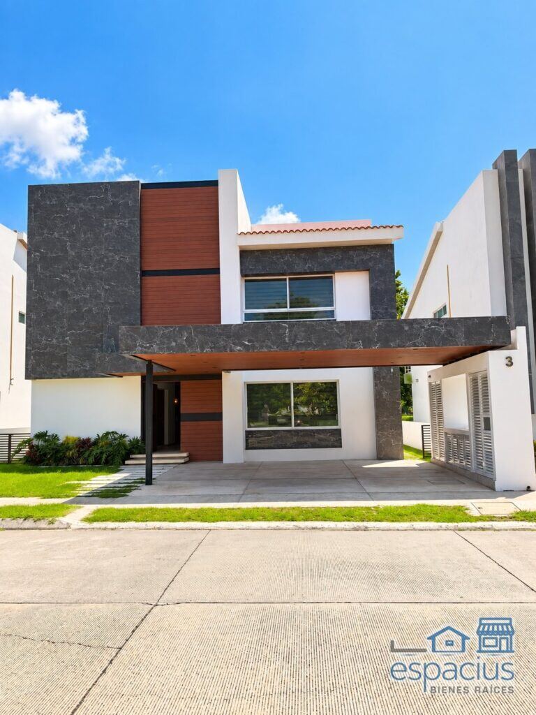 Casa fachada cálida en Paraíso Country Club, Emiliano Zapata