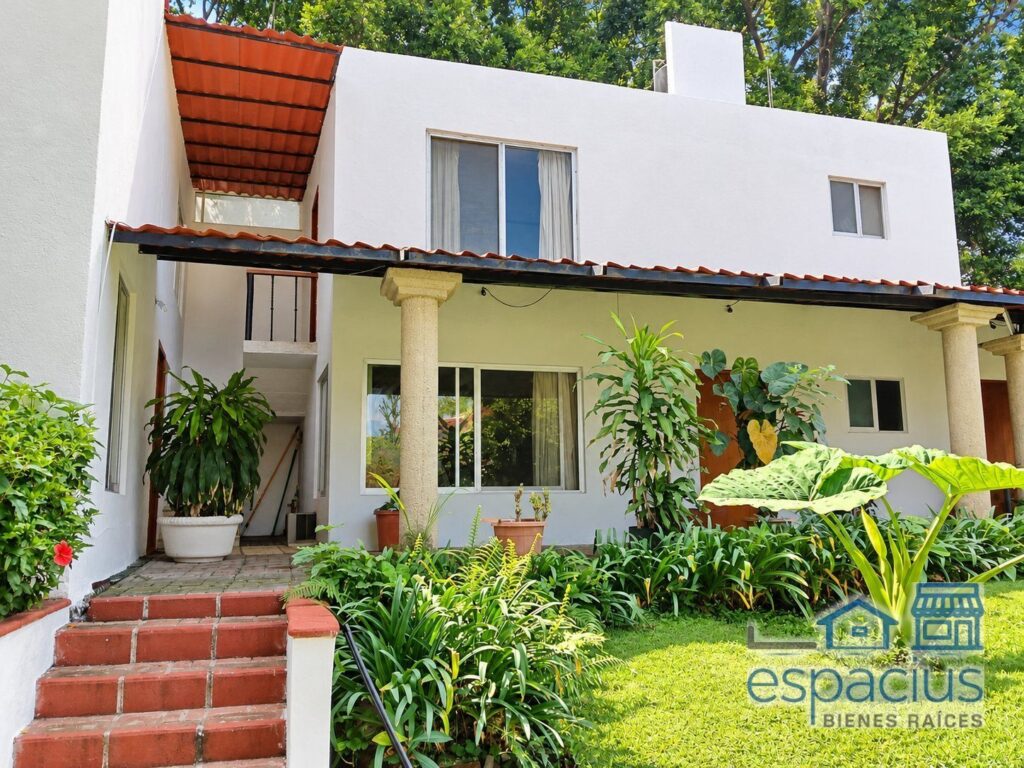 Terreno en el centro de Cuernavaca · 4,299 m² · Uso mixto comercial