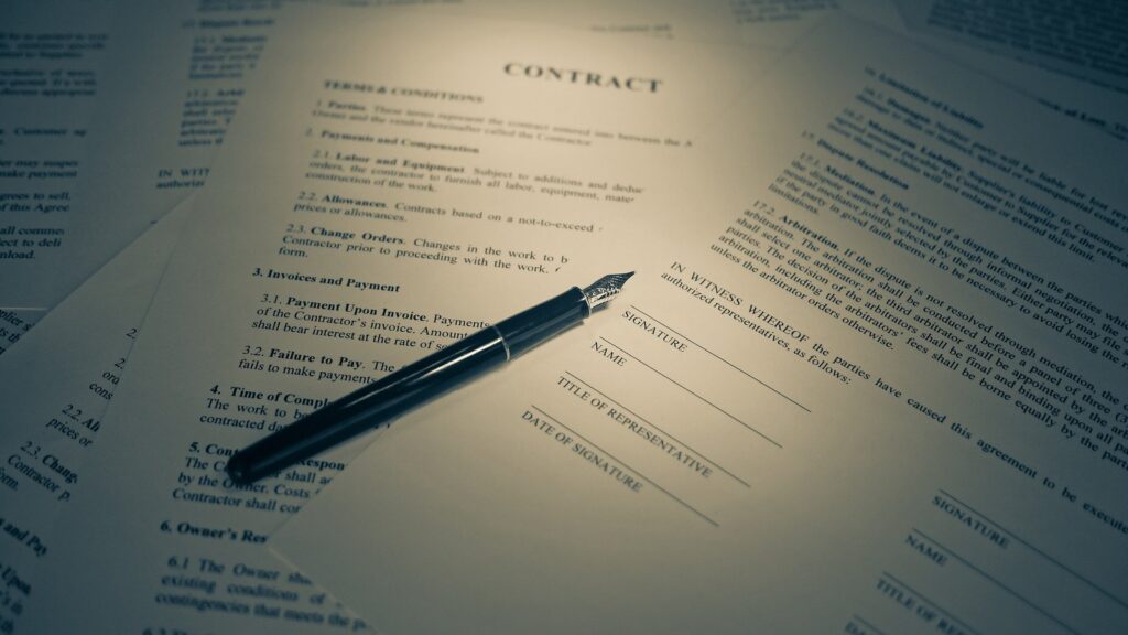 Contrato de promesa de compraventa y apartado de casa: qué firmar